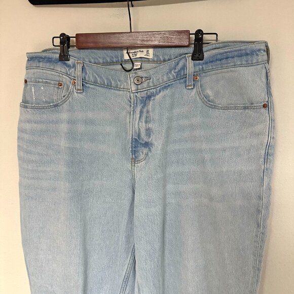 Abercrombie Curve Love Baggy Jean - Picture 6 of 13